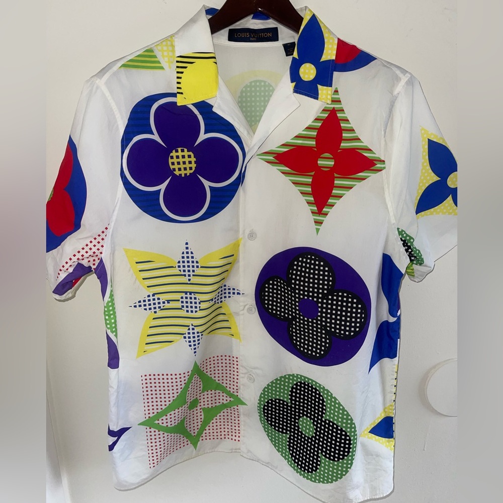 LOUIS VUITTON BUTTON DOWN SHIRT!! MEDIUM
